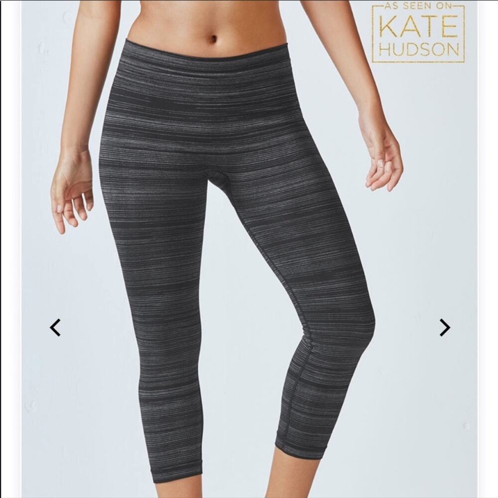 Fabletics capri leggings seamless stripe print M